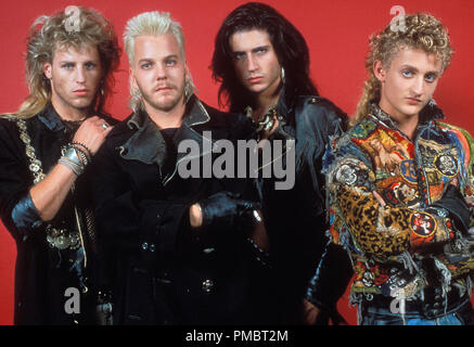 Studio Pubblicità ancora da 'Lost Boys' Brooke McCarter, Kiefer Sutherland, Billy Wirth e Alex Winter © 1987 Warner Tutti i diritti riservati Riferimento File # 32914 219THA per solo uso editoriale Foto Stock