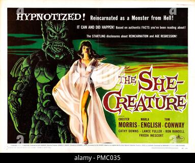 Il She-Creature 1956 American International Poster / Lobby File Scheda di riferimento # 33480 616THA Foto Stock