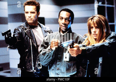 Arnold Schwarzenegger, Joe Morton, Linda Hamilton, 'Terminator 2: il giorno del giudizio" (1991) TriStar Riferimento File # 33595 021THA Foto Stock