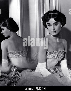 Audrey Hepburn, "l'Amore nel pomeriggio" 1957 Allied Artists Riferimento File # 33536 267THA Foto Stock