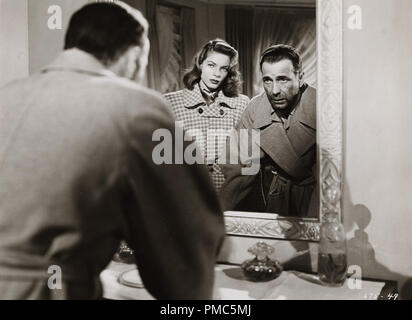 Humphrey Bogart, Lauren Bacall, in 'Dark Passage" (Warner Brothers, 1947). Riferimento al file # 33635 174THA Foto Stock