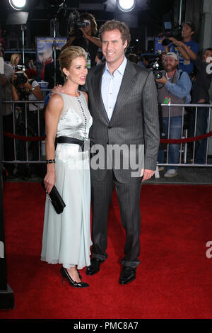 L'anchorman: La leggenda di Ron Bordeaux Premiere 28-6-2004 Christina Applegate ha, Will Ferrell Foto di Giuseppe Martinez / PictureLux Riferimento File # 21864 0082-picturelux per solo uso editoriale - Tutti i diritti riservati Foto Stock