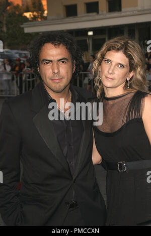 'Babel' (Premiere) Alejandro Gonzalez Inarritu, Maria Hagerman Gonzalez 11-5-2006 / Mann Village / Westwood, CA / Paramount Vantage / Foto di Giuseppe Martinez / PictureLux Riferimento File # 22848 0014-picturelux per solo uso editoriale - Tutti i diritti riservati Foto Stock