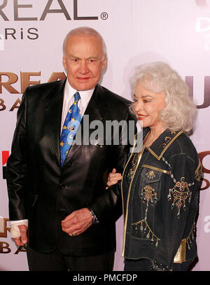 "Il grande Debaters' (Premiere) Buzz Aldrin, Lois Driggs Cannon 12-11-2007 / Glossari Affini plafoniera / Hollywood, CA / MGM / Foto di Giuseppe Martinez Riferimento File # 23291 0045PLX per solo uso editoriale - Tutti i diritti riservati Foto Stock