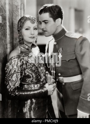 Greta Garbo, Ramon Novarro in Mata Hari (MGM, 1931). Riferimento al file # 33636 560THA Foto Stock