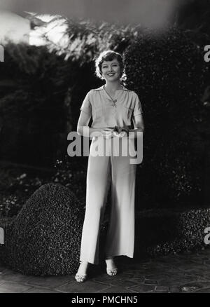 Myrna Loy, (MGM,1934). Foto di Clarence Sinclair Bull Riferimento File # 33636 647THA Foto Stock