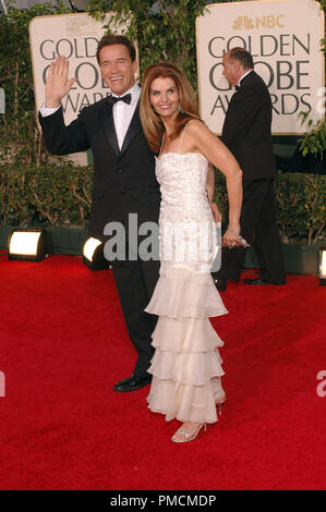 Arrivati al "Golden Globe Awards - sessantaduesima annuale" Arnold Schwarzenegger, Maria Shriver 1-16-2005 Riferimento File # 1080 120PLX per solo uso editoriale - Foto Stock