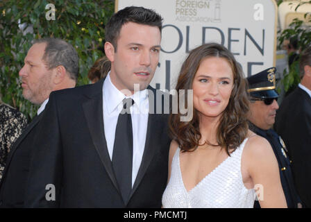 Hollywood Foreign Press Association presenta il 2007 'Golden Globe Awards - 64th annuale" (arrivi) Ben Affleck Jennifer Garner 1-15-07 Foto Stock