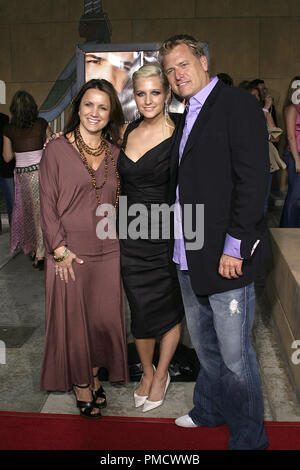 'Nascosti' (Premiere) Tina Simpson, Ashlee Simpson, Joe Simpson 08-23-2005 / teatro egiziano / Hollywood, CA / Lions Gate film / foto di Giuseppe Martinez - Tutti i diritti riservati Riferimento File # 22466 0090PLX per solo uso editoriale - Foto Stock