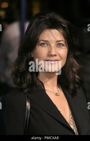 "Nel Blu" (Premiere) Daphne Zuniga 09-21-2005 / Mann Village Theatre / Westwood, CA / Sony Pictures / Foto di Giuseppe Martinez / PictureLux Riferimento File # 22476 0046PLX per solo uso editoriale - Tutti i diritti riservati Foto Stock