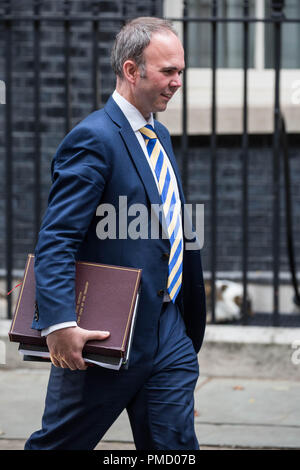 Londra, Regno Unito. 12 Settembre, 2018. Gavin Barwell, Numero 10 capo del personale, si prepara ad accompagnare il Primo Ministro Theresa Maggio a una sessione del primo Mini Foto Stock