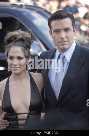 "Gigli" (Premiere) Jennifer Lopez, Ben Affleck 7-27-2003 Foto di Giuseppe Martinez / PictureLux Riferimento File # 21352 0147PLX per solo uso editoriale - Tutti i diritti riservati Riferimento File # 21352 0147PLX per solo uso editoriale - Tutti i diritti riservati Foto Stock