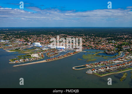 Gujan-Mestras (sud-ovest della Francia): vista aerea del porto di Larros e dei cantieri navali di Gujan-Mestras nella baia di Arcachon (non disponibile per la post Foto Stock