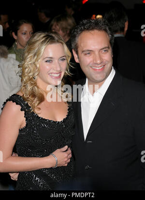 'Trovare Neverland' Premiere 11-11-2004 Kate Winslet e il marito Sam Mendes Foto di Giuseppe Martinez / PictureLux Riferimento File # 21993 0031PLX per solo uso editoriale - Tutti i diritti riservati Foto Stock