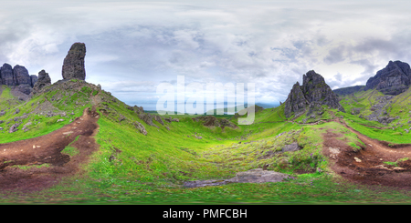 Visualizzazione panoramica a 360 gradi di Il vecchio uomo di Storr , Isola di Skye