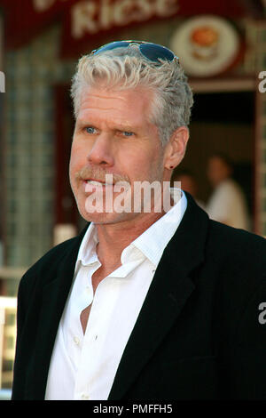 Hellboy II: L'esercito dorato Premiere Ron Perlman 28-6-2008 / Mann Village Theatre / Westwood, CA / Universal Pictures / Foto di Giuseppe Martinez Riferimento File # 23562 0004PLX per solo uso editoriale - Tutti i diritti riservati Foto Stock