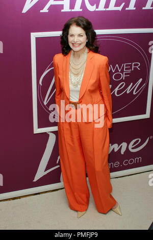 Sherry Lansing alla varietà del primo annuale di potere delle donne il pranzo. Gli arrivi presso il Beverly Wilshire Hotel di Beverly Hills, CA, 24 settembre 2009. Foto © Giuseppe Martinez / Picturelux Riferimento File # 30079 06JM per solo uso editoriale - Tutti i diritti riservati Foto Stock