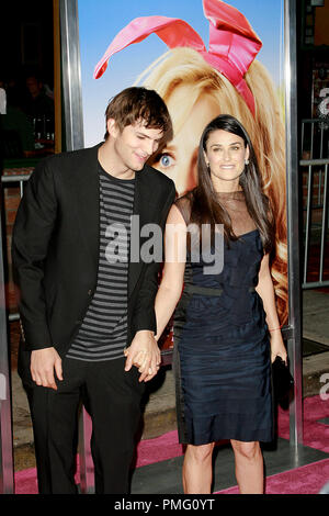 "La casa Bunny' Premiere Ashton Kutcher, Demi Moore 8-20-2008 / Mann Village Theatre / Westwood, CA / Columbia Pictures / Foto di Giuseppe Martinez Riferimento File # 23592 0148PLX per solo uso editoriale - Tutti i diritti riservati Foto Stock