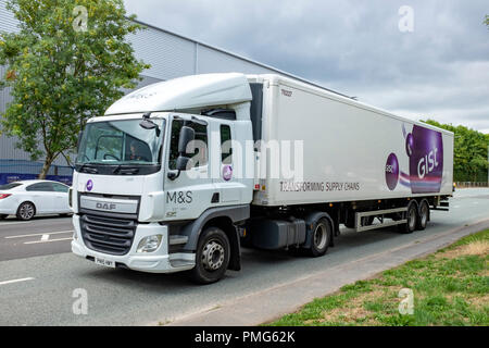 Gist hgv carrello logistica della fornitura lavorando per M&S in Crewe Cheshire Regno Unito Foto Stock