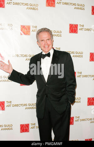 Warren Beatty a xiv annuale di Art Directors Guild Awards. Gli arrivi presso la sala da ballo internazionale presso il Beverly Hilton Hotel di Beverly Hills, CA, 13 febbraio 2010. Foto di PictureLux Riferimento File # 30127 56PLX per solo uso editoriale - Tutti i diritti riservati Foto Stock