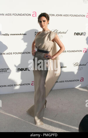 Victoria Beckham presso la diciottesima edizione di Elton John Aids Foundation Academy Awards Party di visualizzazione. Gli arrivi presso il Pacific Design Center in West Hollywood, CA domenica 7 marzo 2010. Foto di: PictureLux Riferimento File # 30152 45PLX per solo uso editoriale - Tutti i diritti riservati Foto Stock