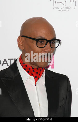 RuPaul presso la diciottesima edizione di Elton John Aids Foundation Academy Awards Party di visualizzazione. Gli arrivi presso il Pacific Design Center in West Hollywood, CA domenica 7 marzo 2010. Foto di: PictureLux Riferimento File # 30152 99PLX per solo uso editoriale - Tutti i diritti riservati Foto Stock