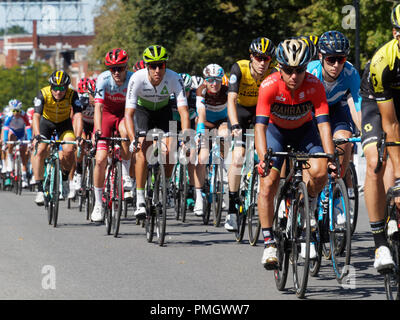 Montreal, Canada. Piloti di gareggiare al Grand Prix Cycliste gara di Montreal, parte di UCI world tour. Foto Stock