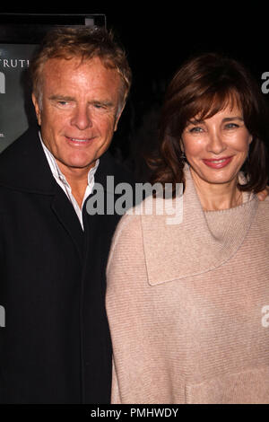 Anne Archer 20/09/10 'attesa per 'Superman'' Los Angeles Premiere @ Paramount Theatre, Hollywood Foto di Izumi Hasegawa/HNW /PictureLux Riferimento File # 30480 020HNW per solo uso editoriale - Tutti i diritti riservati Foto Stock