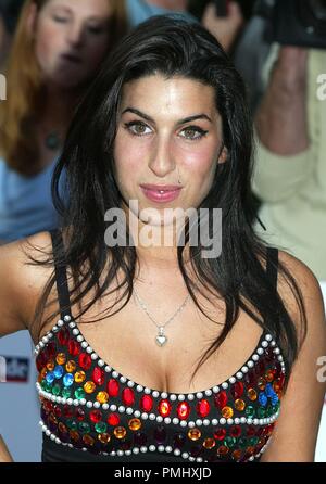 Londra. Amy Winehouse arriva al Mercury Music Prize Awards 2004 al Grosvenor House Hotel. 7 settembre 2004 Ref: LMK12-41-080904 Adams/punto di riferimento/MediaPunch Foto Stock