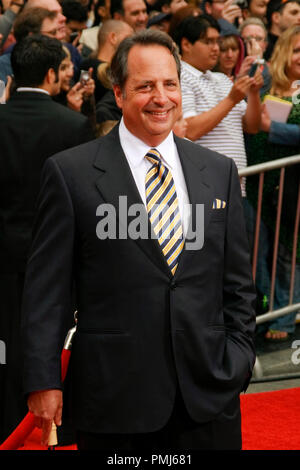 Jon Lovitz alla premiere di Walt Disney Pictures 'Prince of Persia: Le Sabbie del Tempo". Gli arrivi presso Grauman's Chinese Theatre a Hollywood, CA, 17 maggio 2010. © Giuseppe Martinez/Picturelux - Tutti i diritti sono riservati / PictureLux Riferimento File # 30245 054PLX per solo uso editoriale - Tutti i diritti riservati Foto Stock