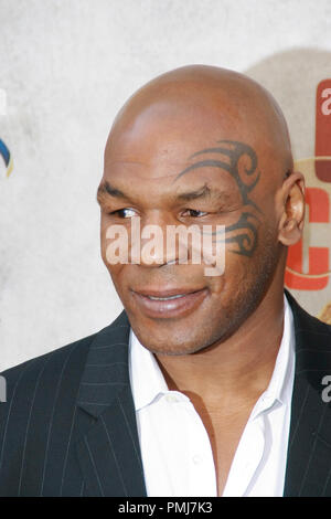 Mike Tyson al quarto Annual Spike TV 'Ragazzo scelta' Awards . Gli arrivi presso Sony Studios, nella città di Culver, CA 5 Giugno 2010. Foto di: PictureLux Riferimento File # 30278 014PLX per solo uso editoriale - Tutti i diritti riservati Foto Stock