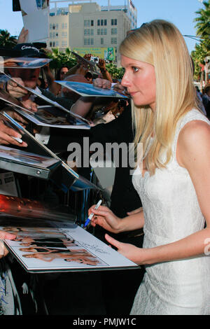 Gwyneth Paltrow all'Hollywood Camera di Commercio cerimonia in onore di lei con una stella sulla Hollywood Walk of Fame in Hollywood, CA, Dicembre 13, 2010. Foto di PictureLux Riferimento File # 30758 036 PLX per solo uso editoriale - Tutti i diritti riservati Foto Stock
