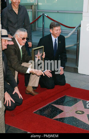 Stan Lee all'Hollywood Camera di Commercio cerimonia in onore di lui con una stella sulla Hollywood Walk of Fame in Hollywood, CA, 4 gennaio 2011. Foto di Joe Martinez / PictureLux Foto Stock