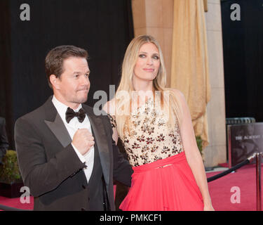 Mark Wahlberg, Oscar-nominee Best Motion Picture dell'anno, e Rhea Durham arriva l'ottantatreesimo annuale di Academy Awards il Kodak Theatre di Hollywood, CA il 27 febbraio 2011. Riferimento al file # 30871 220 per solo uso editoriale - Tutti i diritti riservati Foto Stock