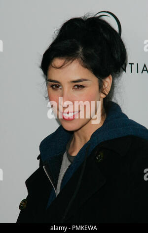 Sarah Silverman alla premiere di IFC mezzanotte il 'Super'. Gli arrivi presso il teatro egiziano in Hollywood, CA, Marzo 21, 2011. Foto di Joe Martinez / PictureLux Foto Stock