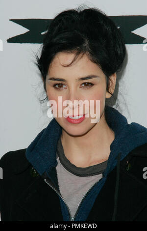 Sarah Silverman alla premiere di IFC mezzanotte il 'Super'. Gli arrivi presso il teatro egiziano in Hollywood, CA, Marzo 21, 2011. Foto di Joe Martinez / PictureLux Foto Stock