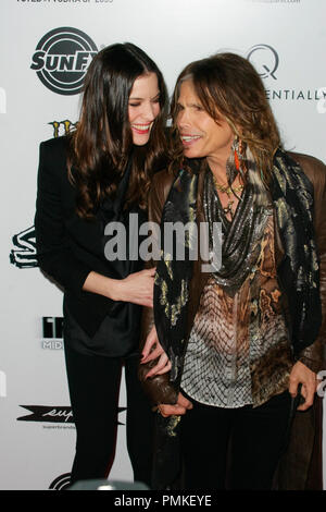 Liv Tyler e Steven Tyler alla premiere di IFC mezzanotte il 'Super'. Gli arrivi presso il teatro egiziano in Hollywood, CA, Marzo 21, 2011. Foto di Joe Martinez / PictureLux Foto Stock