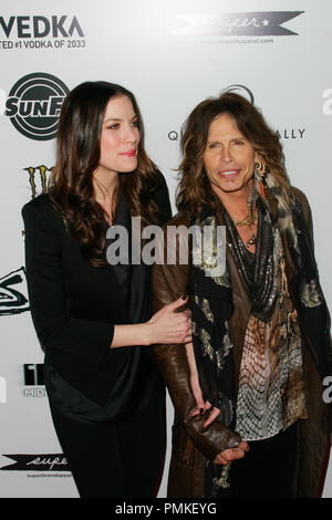 Liv Tyler e Steven Tyler alla premiere di IFC mezzanotte il 'Super'. Gli arrivi presso il teatro egiziano in Hollywood, CA, Marzo 21, 2011. Foto di Joe Martinez / PictureLux Foto Stock