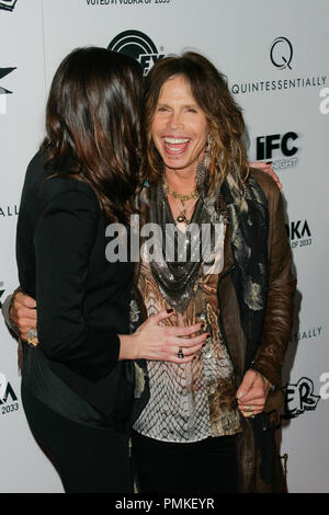 Liv Tyler e Steven Tyler alla premiere di IFC mezzanotte il 'Super'. Gli arrivi presso il teatro egiziano in Hollywood, CA, Marzo 21, 2011. Foto di Joe Martinez / PictureLux Foto Stock