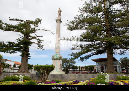 Monumento a Jose Silvestre Ribiero nei giardini pubblici (Jardim Municipal) in Praia da Vitoria, Terceira, Azzorre Foto Stock