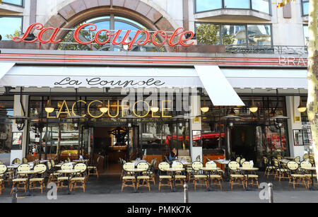 Il famoso cafe La Coupole, Parigi, Francia. Foto Stock