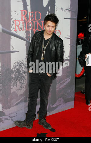 Thomas Dekker alla premiere di Warner Brothers Pictures' 'Red Riding Hood". Gli arrivi tenutosi presso il Teatro Cinese di Mann in Hollywood, CA, 7 marzo 2011. Foto di Joe Martinez / PictureLux Foto Stock