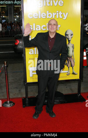 Jeffrey Tambor alla premiere di Universal Pictures' 'paul'. Gli arrivi presso Grauman's Chinese Theatre a Hollywood, CA, Marzo 14, 2011. Foto di Joe Martinez / PictureLux Foto Stock