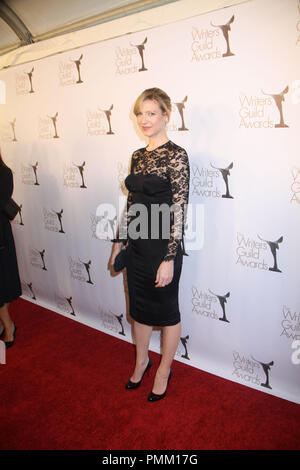 Anna Torv 11/02/05, 2011 Writers Guild Awards arrivi, Renaissance Hollywood Hotel Grand Sala da Ballo, Hollywood, foto di Izumi Hasegawa /HollywoodnewsWire.net /PictureLux Foto Stock