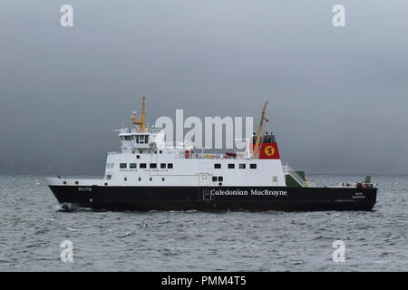 MV Bute, un traghetto passeggeri gestiti da Caledonian MacBrayne sul Firth of Clyde, passando la città costiera di Gourock in Inverclyde.. Foto Stock