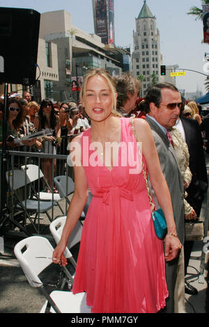 Sharon Stone all'Hollywood Camera di Commercio cerimonia in onore di Jane Morgan con una stella sulla Hollywood Walk of Fame in Hollywood, CA, 6 maggio 2011. Foto di Joe Martinez / PictureLux Foto Stock
