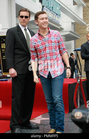 Scotty McCreery all'Hollywood Camera di Commercio cerimonia in onore di Simon Fuller con una stella sulla Hollywood Walk of Fame in Hollywood, CA, 23 maggio 2011. Foto di Joe Martinez / PictureLux Foto Stock