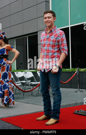 Scotty McCreery all'Hollywood Camera di Commercio cerimonia in onore di Simon Fuller con una stella sulla Hollywood Walk of Fame in Hollywood, CA, 23 maggio 2011. Foto di Joe Martinez / PictureLux Foto Stock