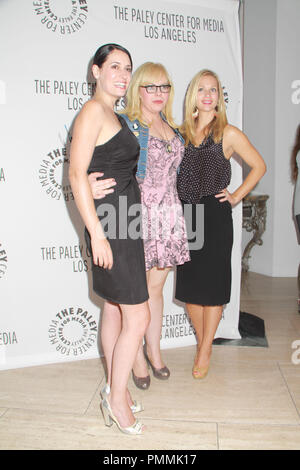 Paget Brewster, Kristen Vangsness, A.J. Cuocere 09/06/11,l'PaleyFest, 2011 rientrano in anteprima tv parti CBS @ Paley Centre for Media, Beverly Hills Foto di Manae Nishiyama/ HollywoodNewsWire.net/ PictureLux Foto Stock