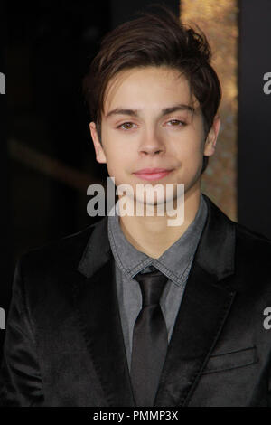 Jake T. Austin 12/05/2011 "Capodanno" Premiere detenute a Grauman's Chinese Theater inHollywood, CA Foto di Manae Nishiyama / HollywoodNewsWire.net/ PictureLux Foto Stock